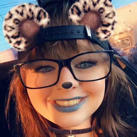 Meet your Posher, Rachel - Picture 1 of 1